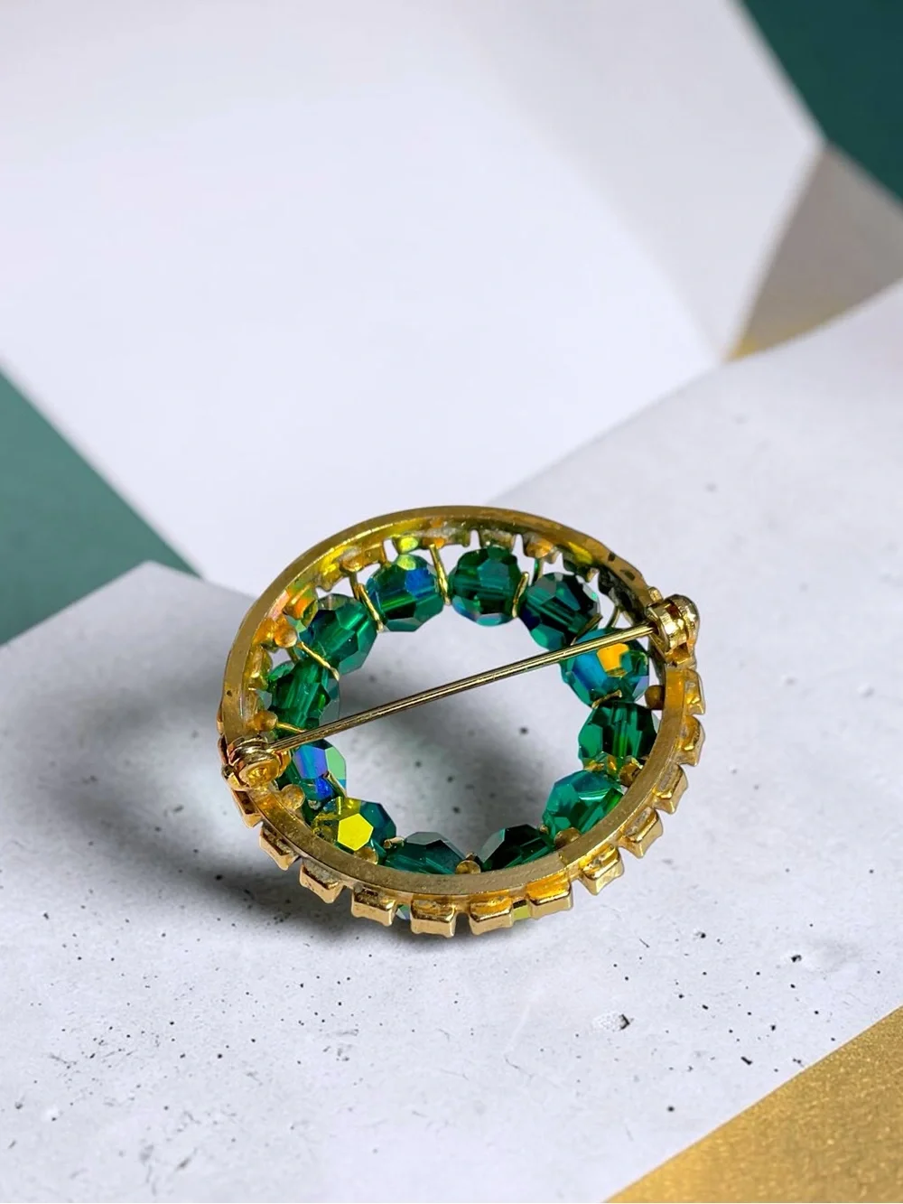 🌺Vintage Gold & Green Rhinestone Brooch